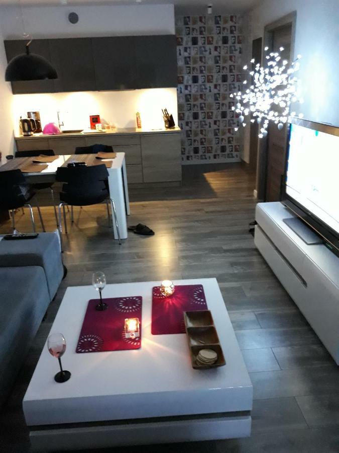 303 Z Garazem Osiedle Polanki Apartment
